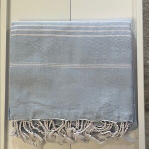 NEW Papatya Bloom 100% cotton Turkish towel. Made in Turkey. Large39" x 71" blue